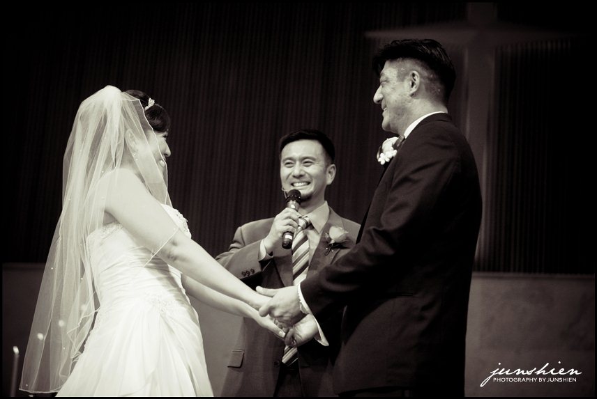 San Jose wedding ceremony picture 073 OliviaAaron 113181 San Jose wedding photographer | downtown San Jose | New Vision Church | Olivia and Aaron
