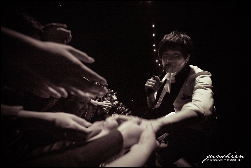 JJ Lin San Francisco concert picture san francisco concert photography san francisco concert photographer jj lin concert evonne hsu concert apahm concert