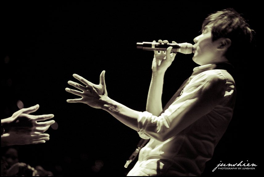Lin Jun Jie concert photo san francisco concert photography san francisco concert photographer jj lin concert evonne hsu concert apahm concert