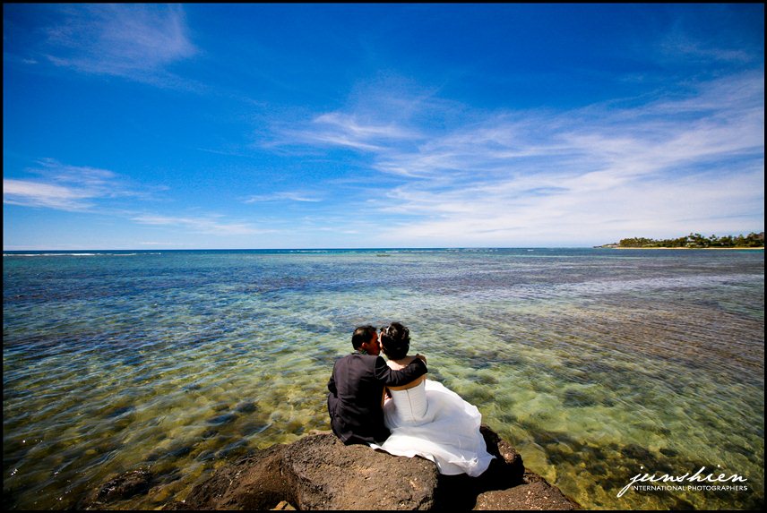 oahu wedding photographer Maile Sky Court wedding honolulu wedding photographer Hawaii Prince Hotel wedding Halekulani Hotel wedding 