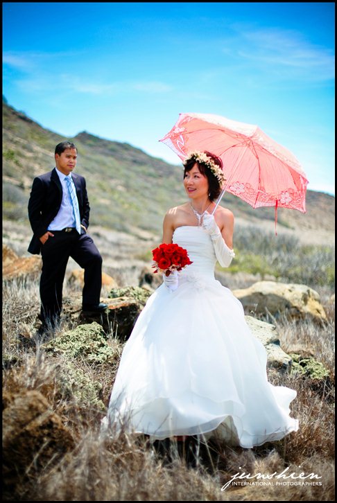 oahu wedding photographer Maile Sky Court wedding honolulu wedding photographer Hawaii Prince Hotel wedding Halekulani Hotel wedding 
