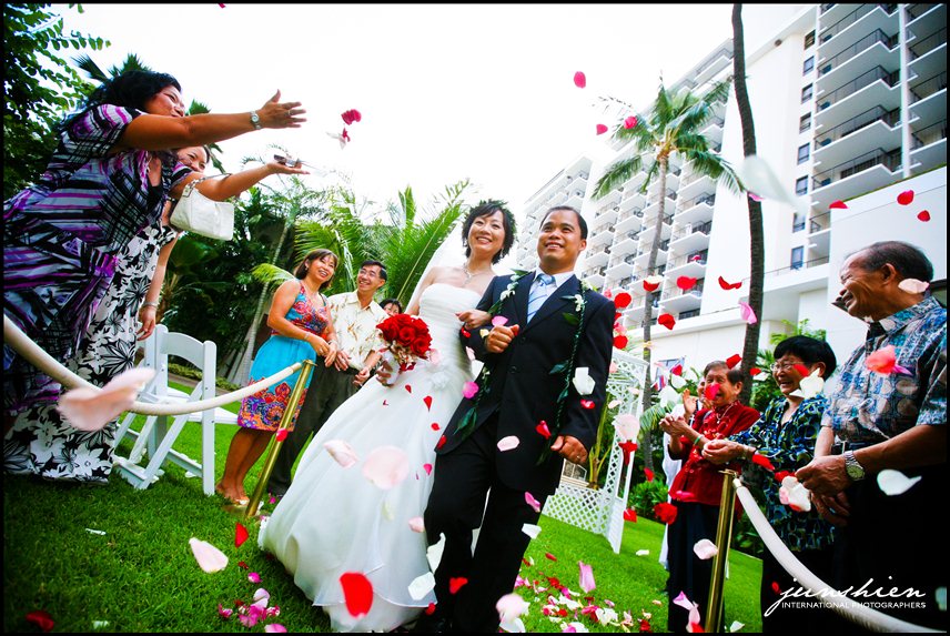 oahu wedding photographer Maile Sky Court wedding honolulu wedding photographer Hawaii Prince Hotel wedding Halekulani Hotel wedding 